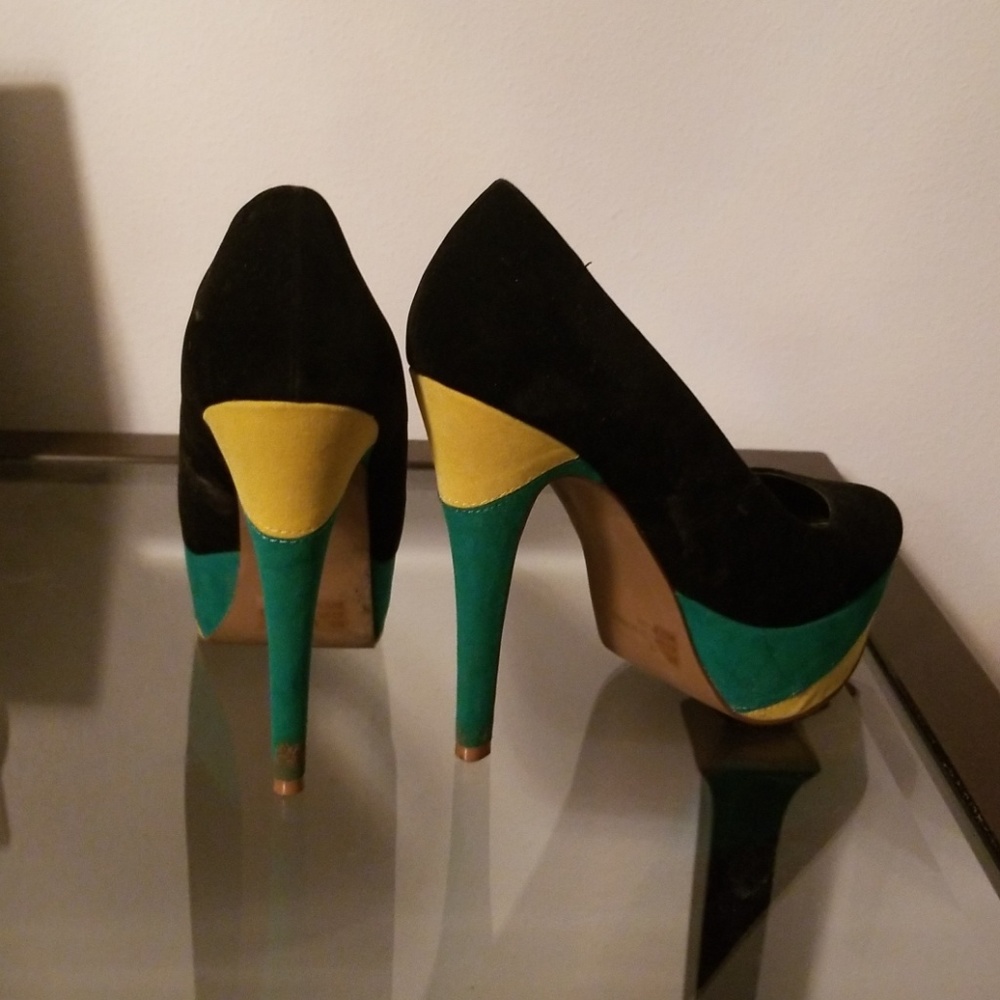 Heels - Picture 2 of 2